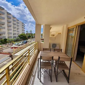 https://apartamento-novelty-i.top-hotels-tarragona.com